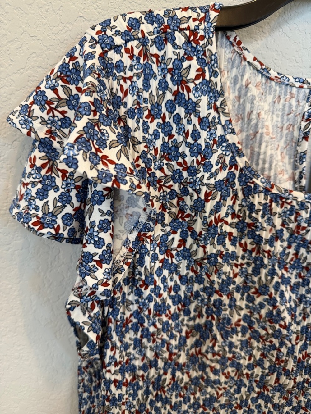 Floral Ruffle Sleeve Top - Picture 4 of 8